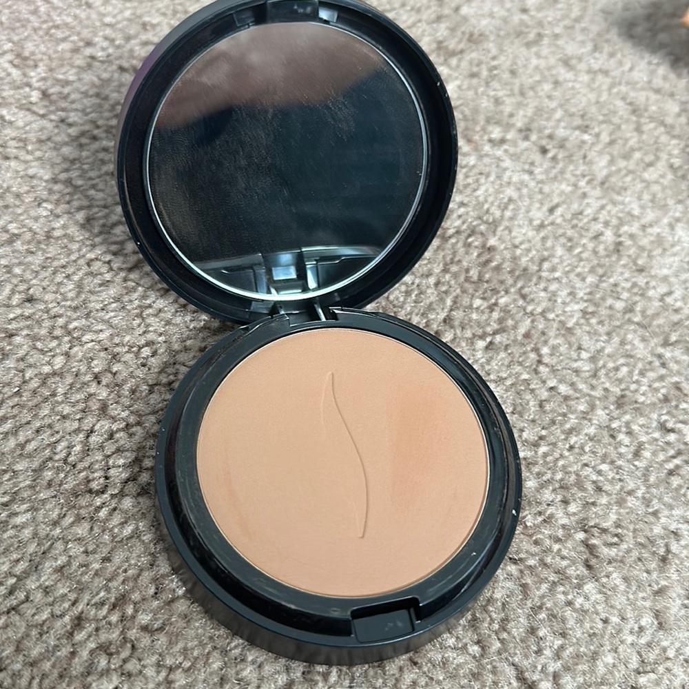 SEPHORA COLLECTION
Matte Perfection Powder Foundation